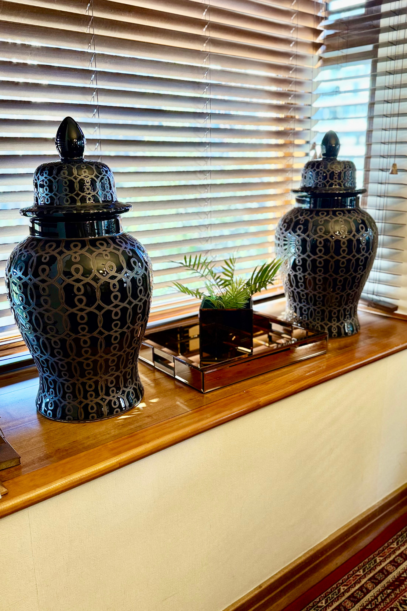 Jarrón tallado negro 65 cm - Imagen 3